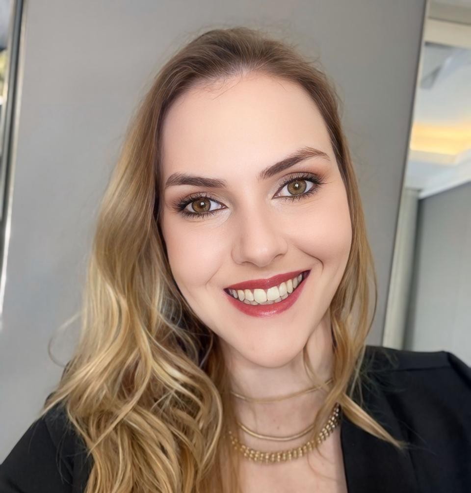Dra. Aline Snak